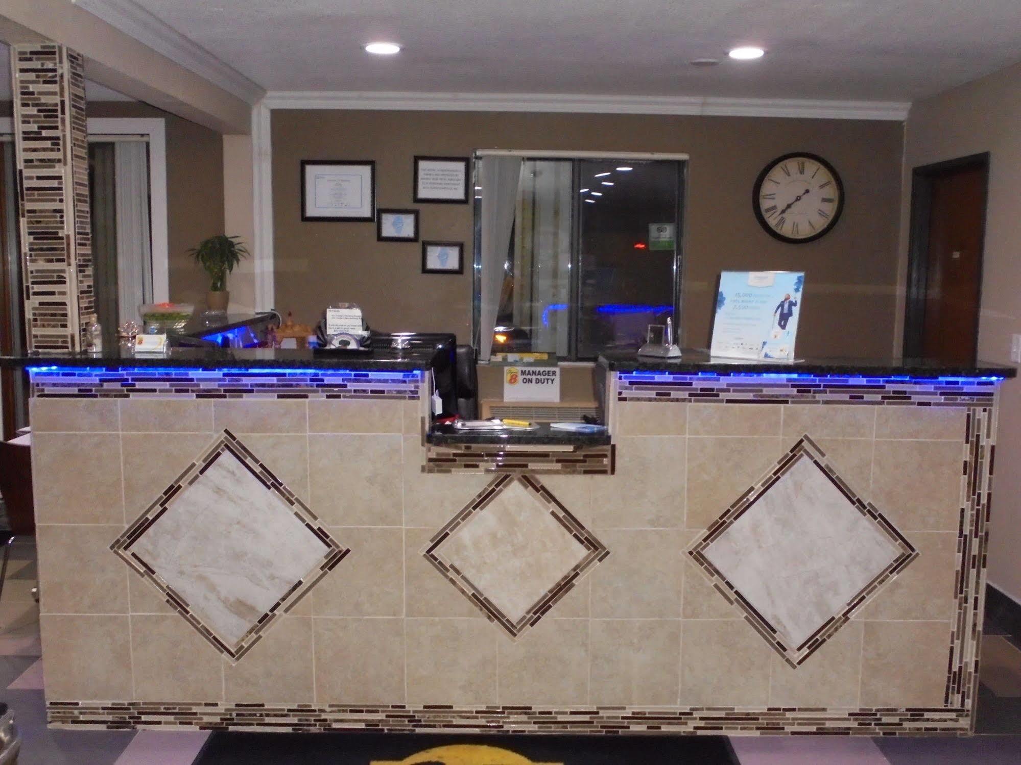 Super 8 By Wyndham Okawville Esterno foto