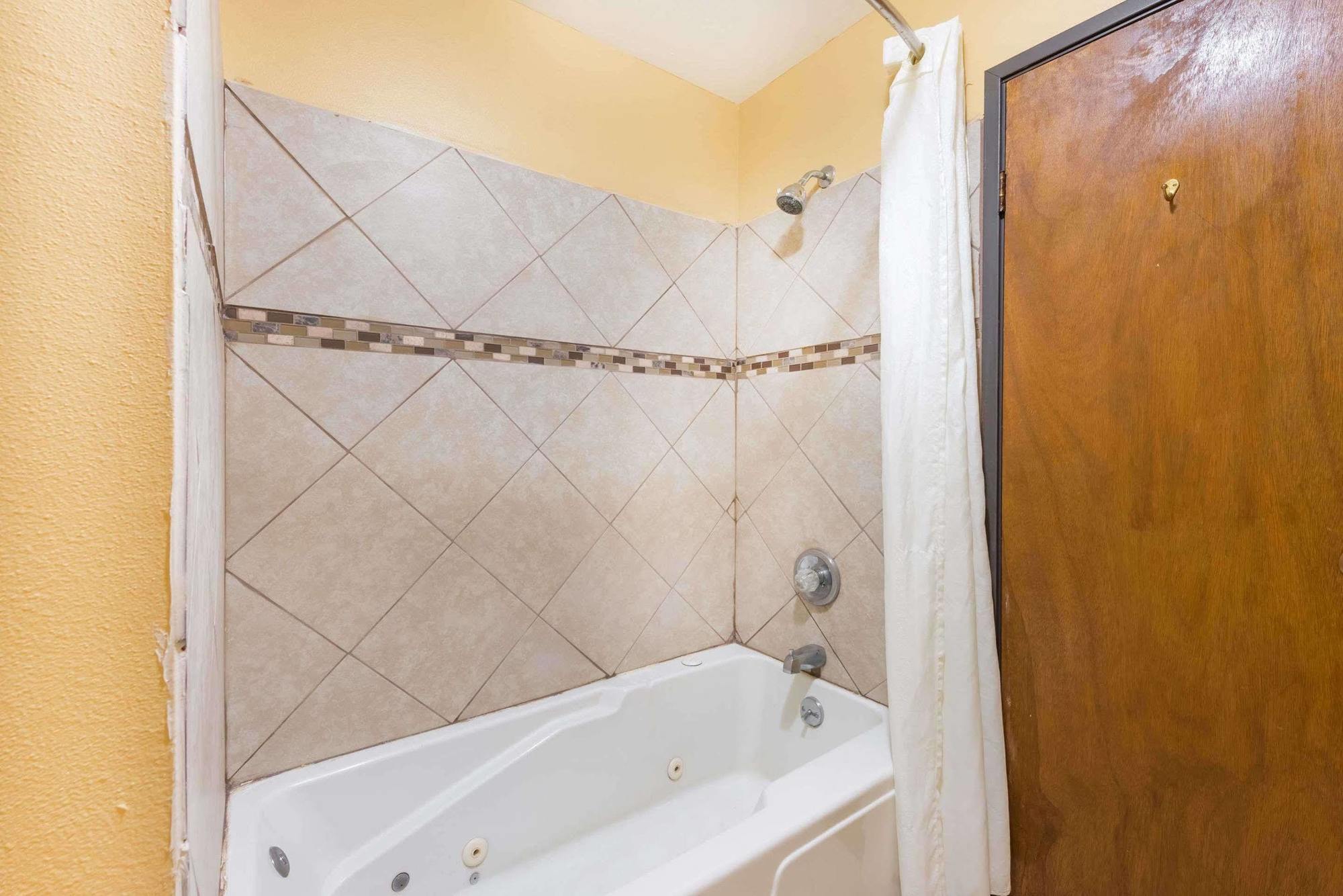 Super 8 By Wyndham Okawville Esterno foto